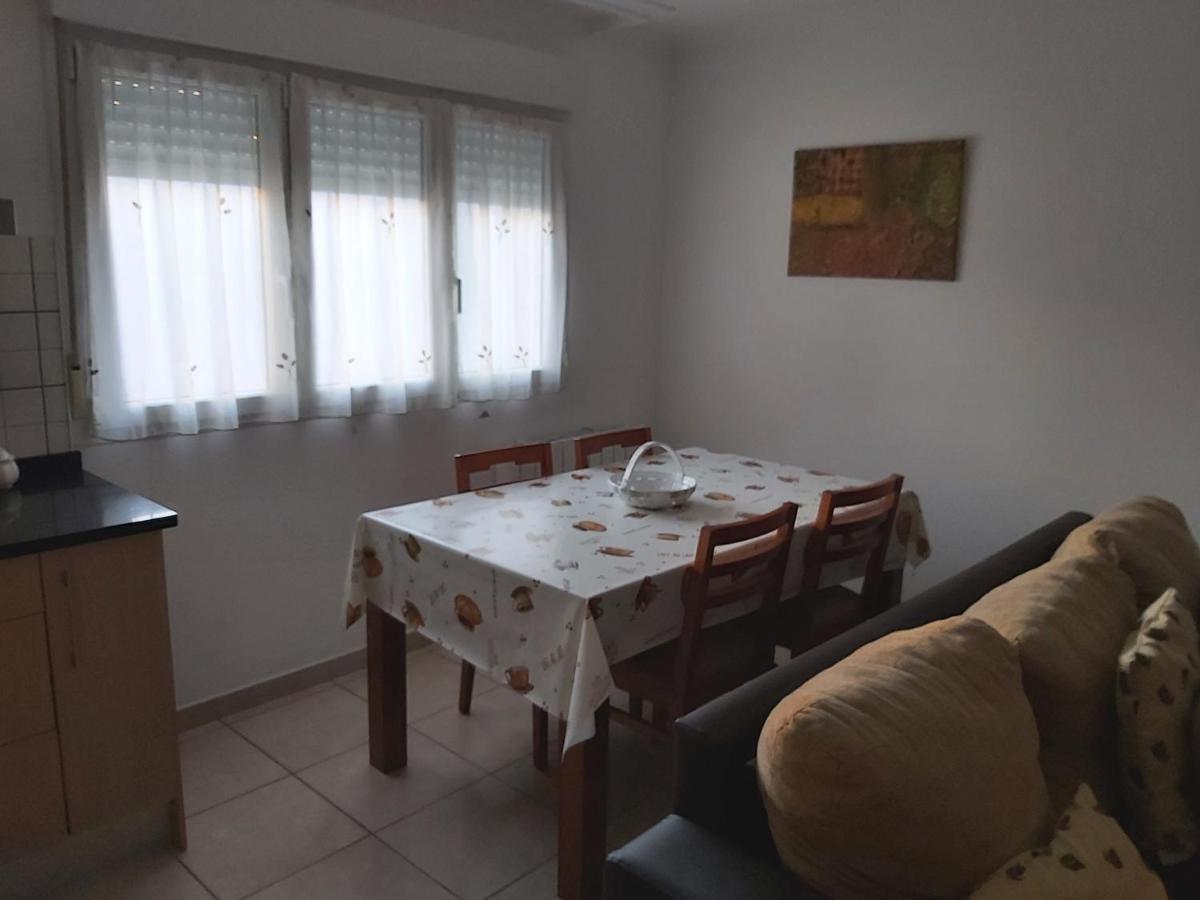 Appartement Apartamento En Zona Costera, Muy Cerquita De La Playa à Pobra Do Caraminal Extérieur photo