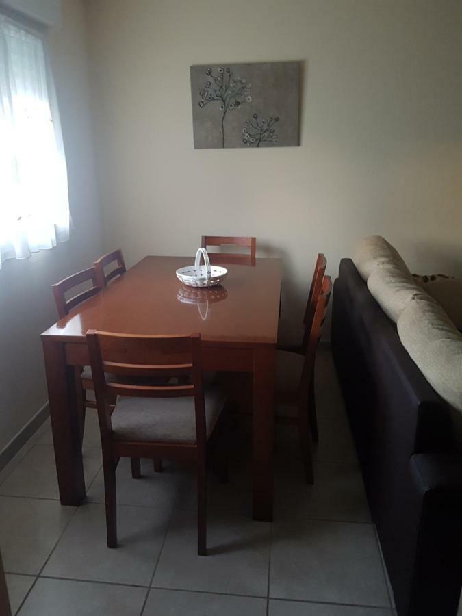 Appartement Apartamento En Zona Costera, Muy Cerquita De La Playa à Pobra Do Caraminal Extérieur photo
