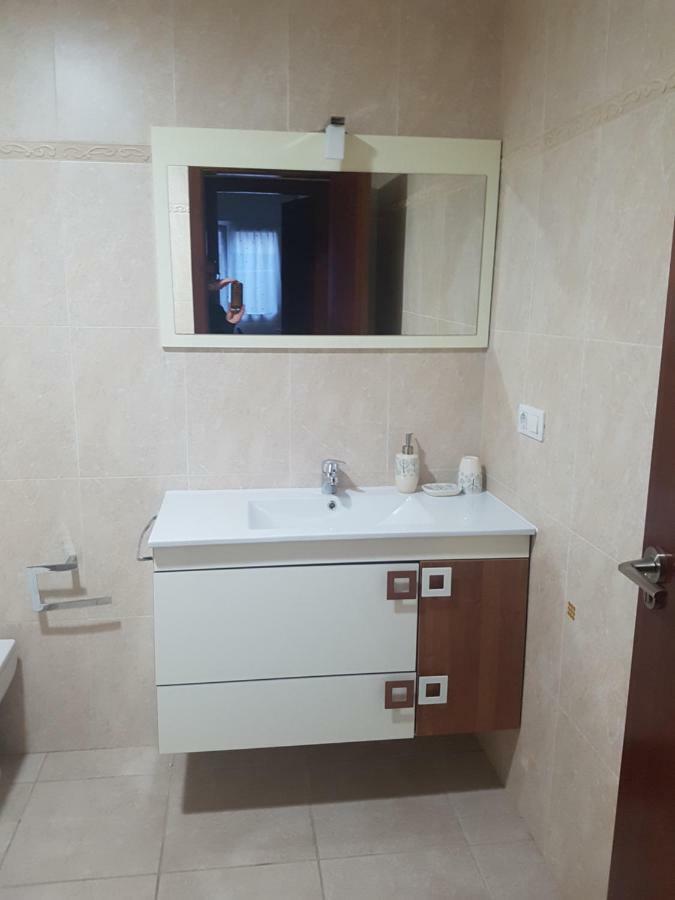 Appartement Apartamento En Zona Costera, Muy Cerquita De La Playa à Pobra Do Caraminal Extérieur photo