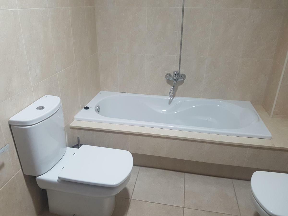 Appartement Apartamento En Zona Costera, Muy Cerquita De La Playa à Pobra Do Caraminal Extérieur photo